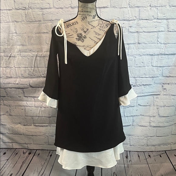 Nanette Lepore Layered Cold Shoulder Dress NWT Tied Shoulders Ruffles Size 4 - Picture 1 of 11